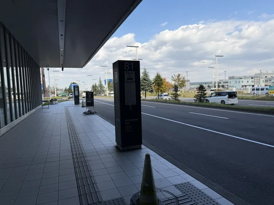 国際線ターミナル1階・81番の予約タクシー乗り場